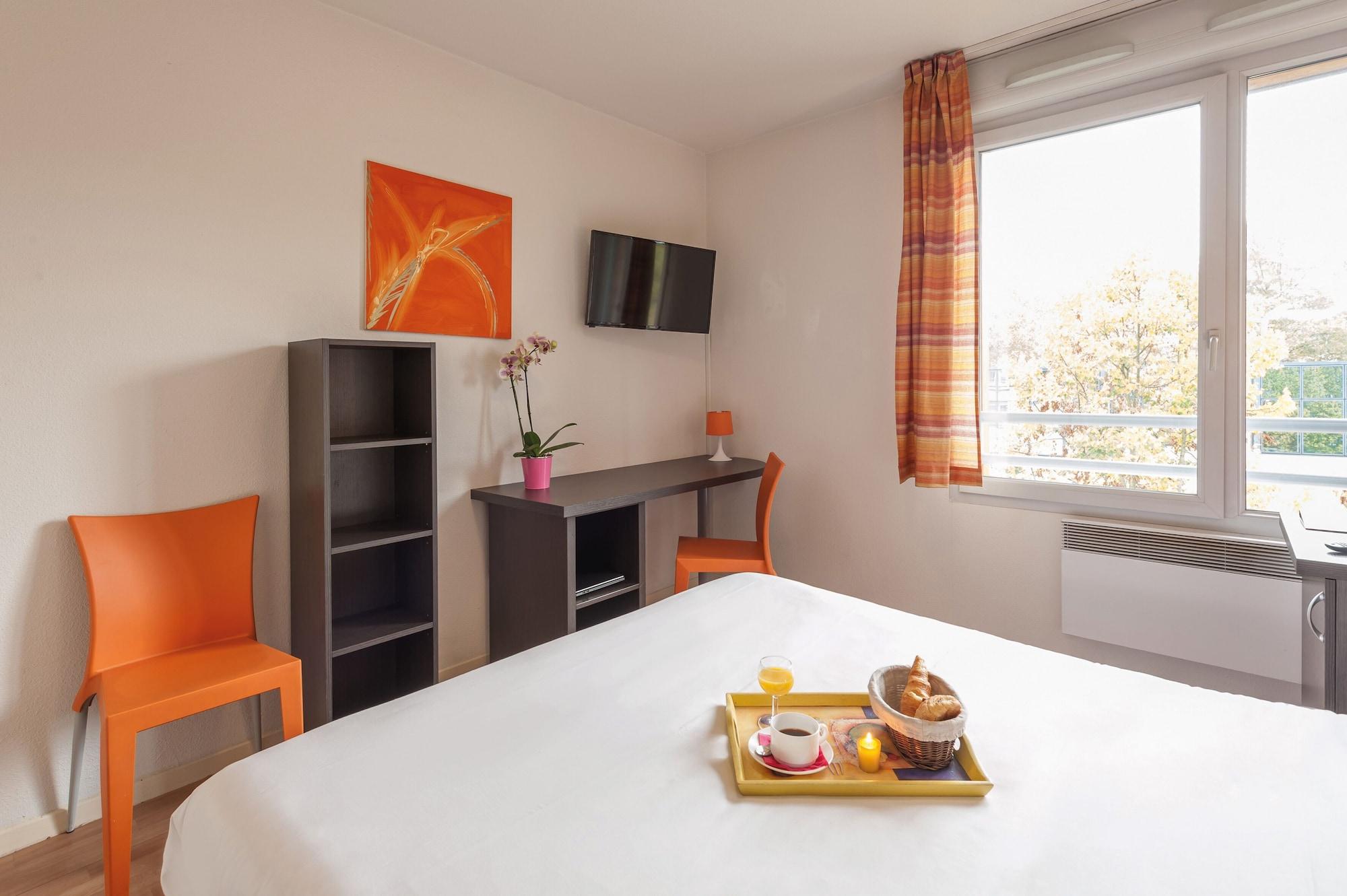 อัปปารืต ซิตี้ บูร์ก ออง เบรสเซ่ Aparthotel ภายนอก รูปภาพ