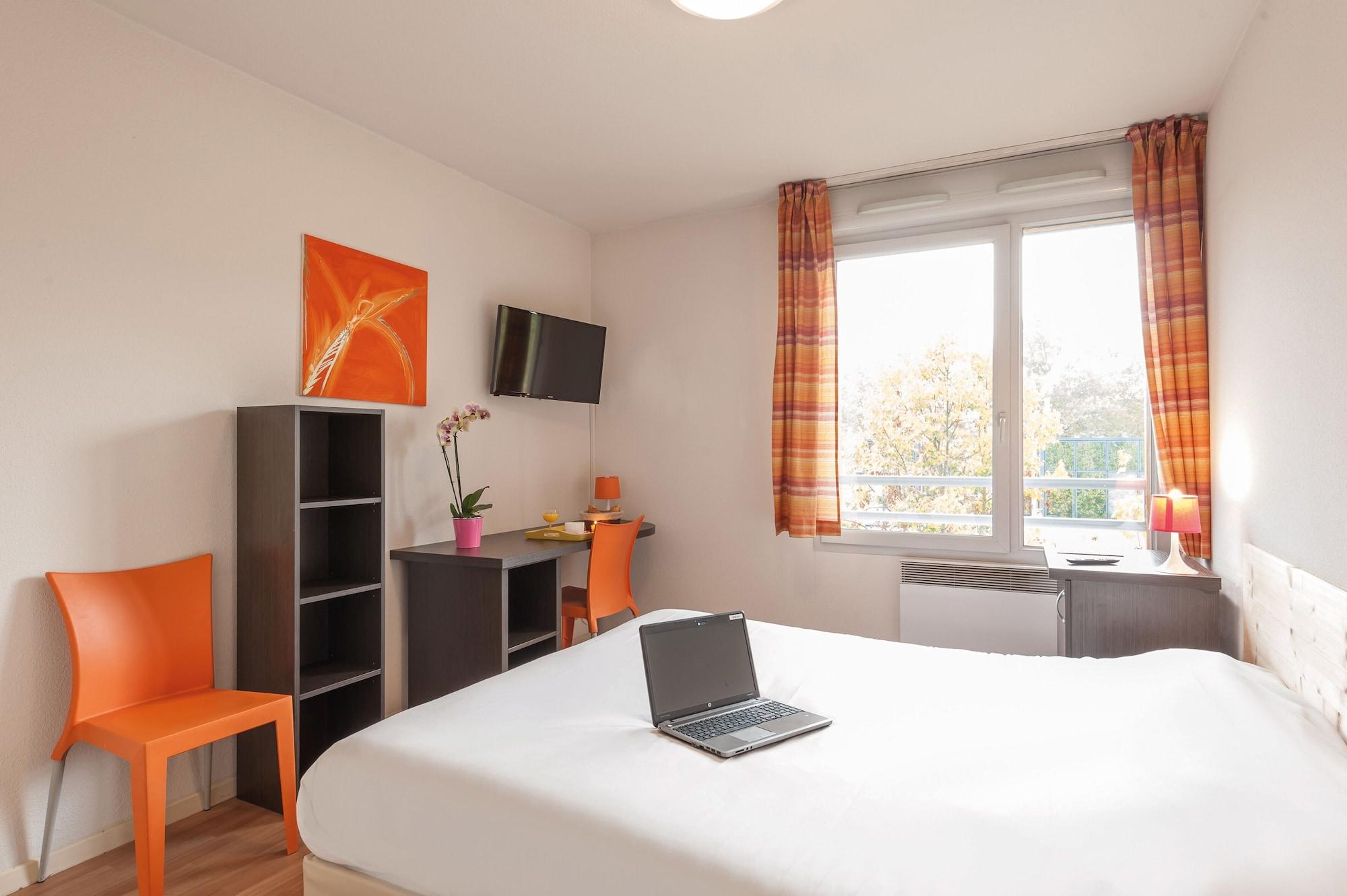อัปปารืต ซิตี้ บูร์ก ออง เบรสเซ่ Aparthotel ภายนอก รูปภาพ