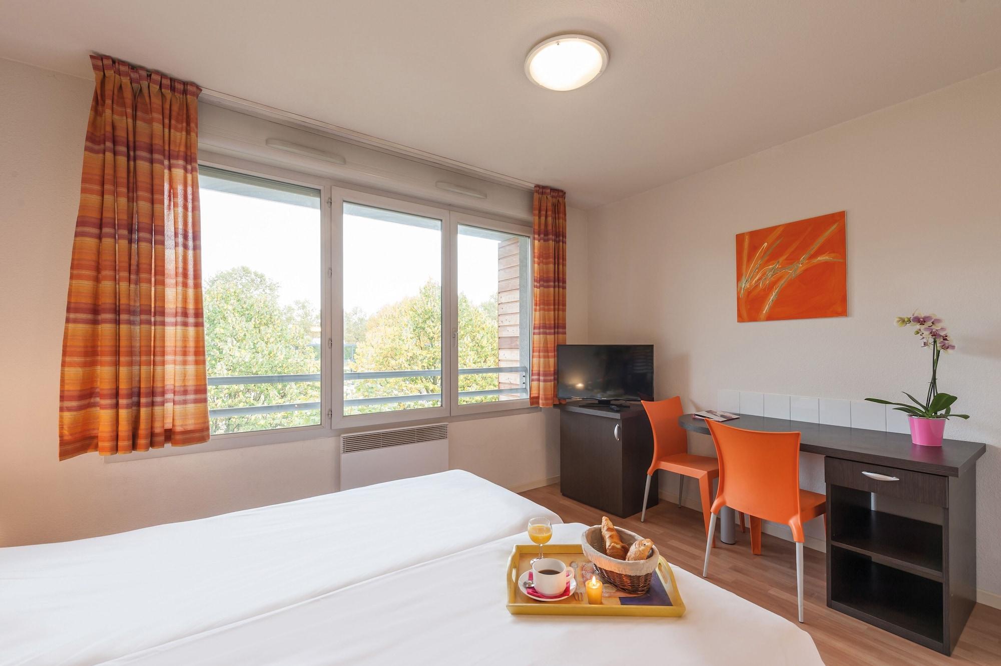 อัปปารืต ซิตี้ บูร์ก ออง เบรสเซ่ Aparthotel ภายนอก รูปภาพ
