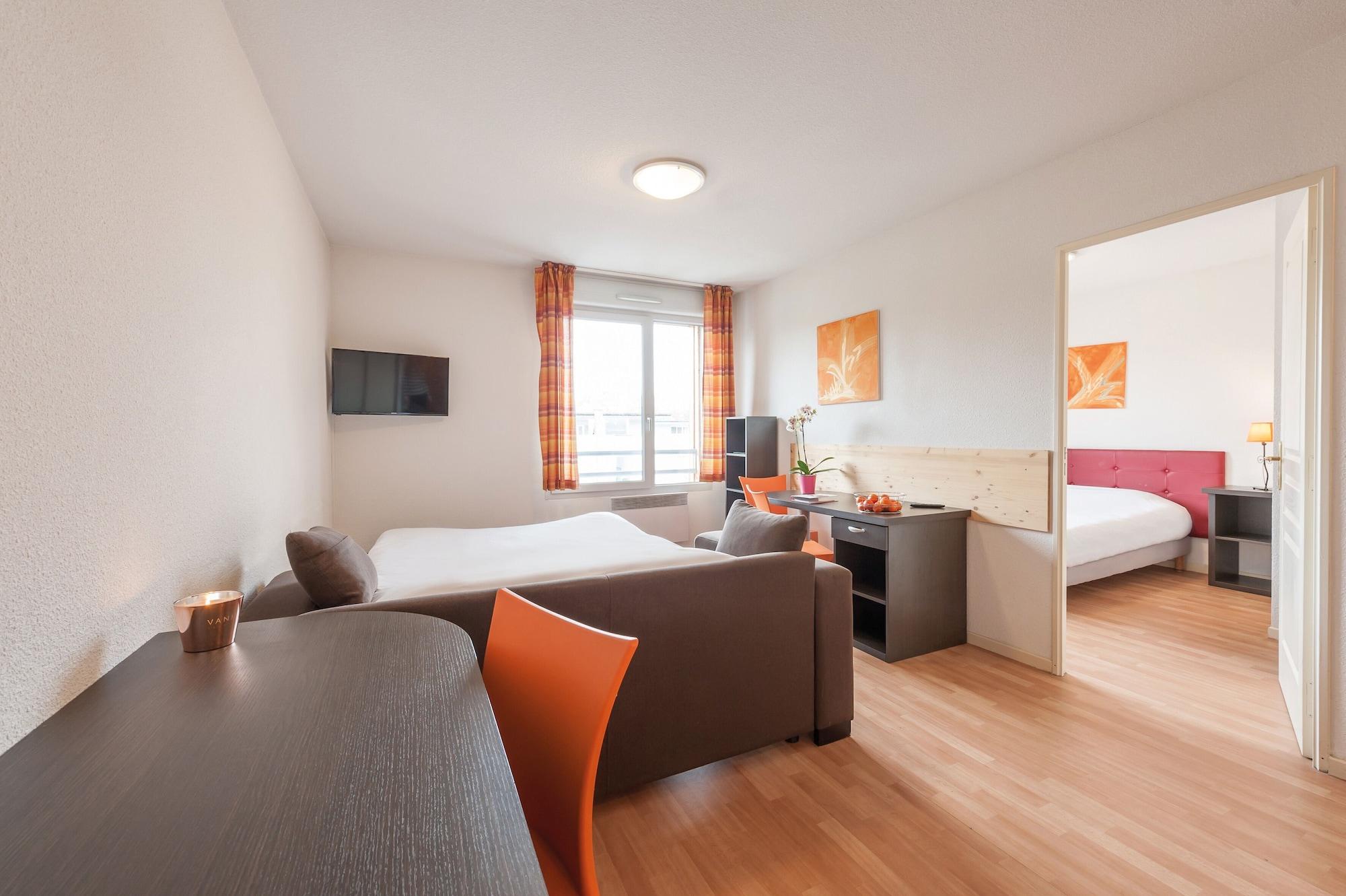 อัปปารืต ซิตี้ บูร์ก ออง เบรสเซ่ Aparthotel ภายนอก รูปภาพ