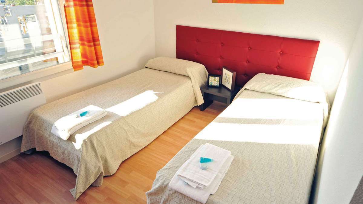 อัปปารืต ซิตี้ บูร์ก ออง เบรสเซ่ Aparthotel ภายนอก รูปภาพ
