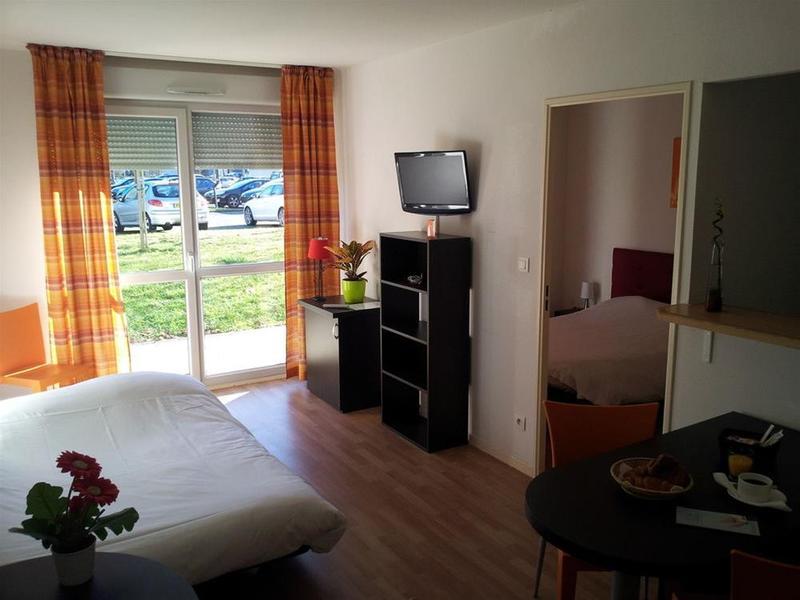 อัปปารืต ซิตี้ บูร์ก ออง เบรสเซ่ Aparthotel ภายนอก รูปภาพ