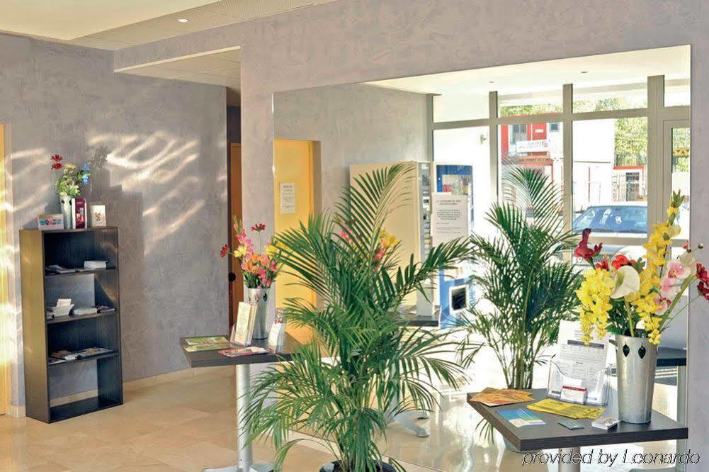 อัปปารืต ซิตี้ บูร์ก ออง เบรสเซ่ Aparthotel ภายนอก รูปภาพ